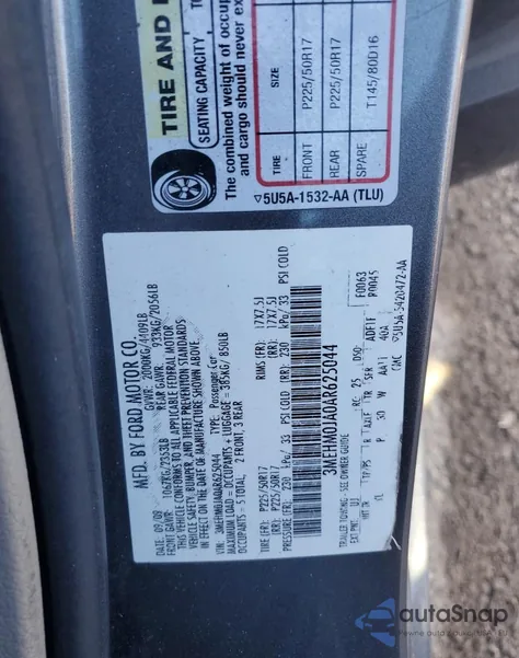 2011 Mercury Milan Premier z USA, uszkodzony, nr VIN 3MEHM0JA0AR625044